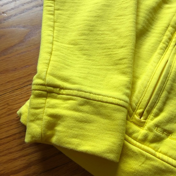 Ralph Lauren Boxy Cropped Sweatshirt - Picture 2 of 6